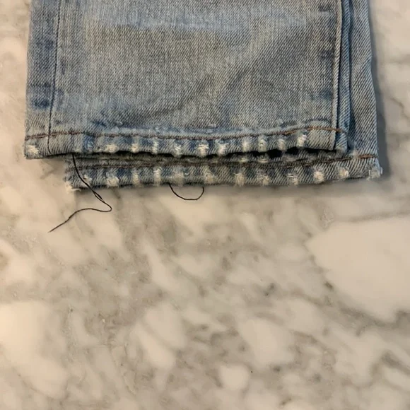 Lucky brand slim distressed light wash jean, 29”x32”